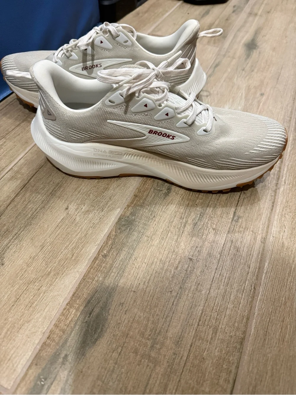 Brooks Women's Cream/White Lace-Up Running Sneakers. Worn twice
